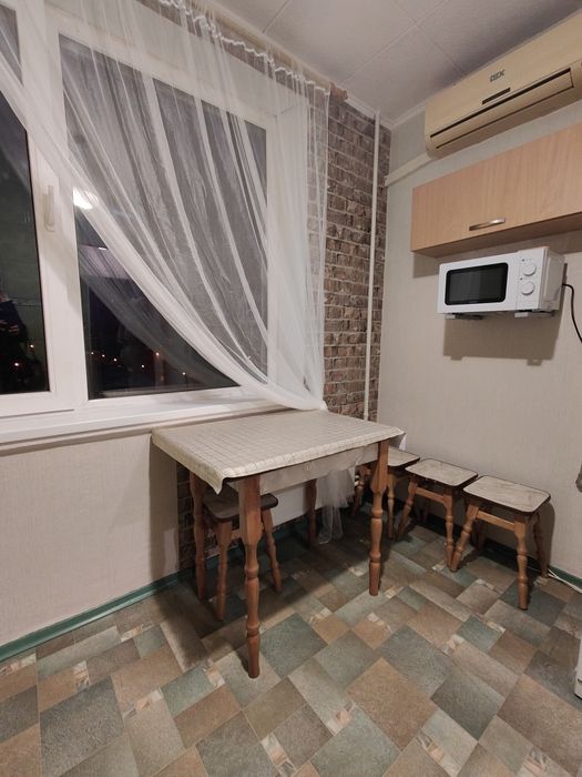 Продам 1 комнатная квартира Залютино, рядом рынок.