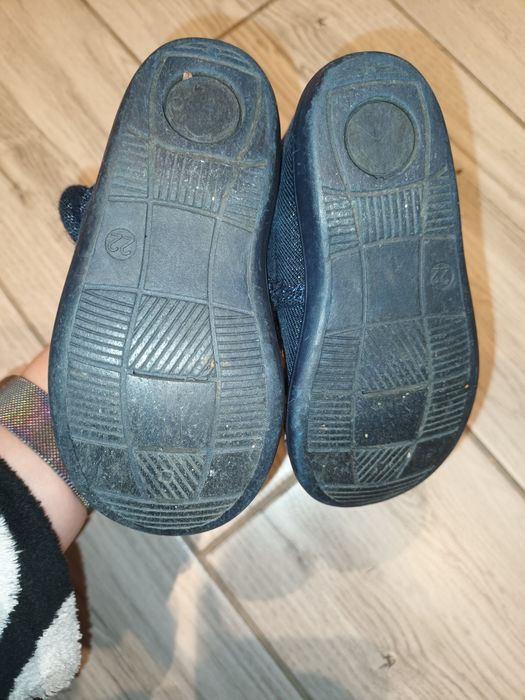 Buty dla dziewczynki r 22