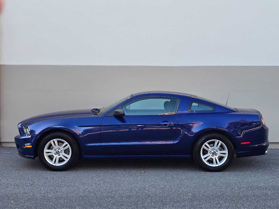 Ford Mustang V6      2014