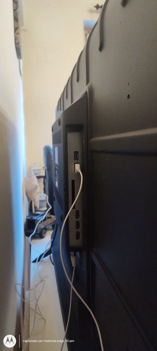 Vendo smart TV 50p com pequeno defeito na imagen más vesse bem
