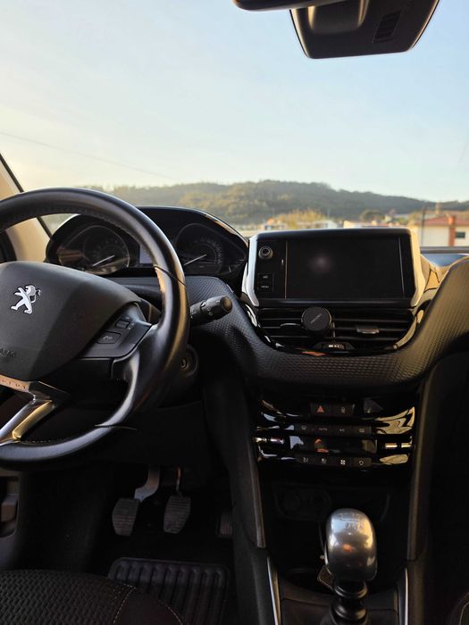 Peugeot 208 1.2 PureTech 110cv (2019) – Edição Especial