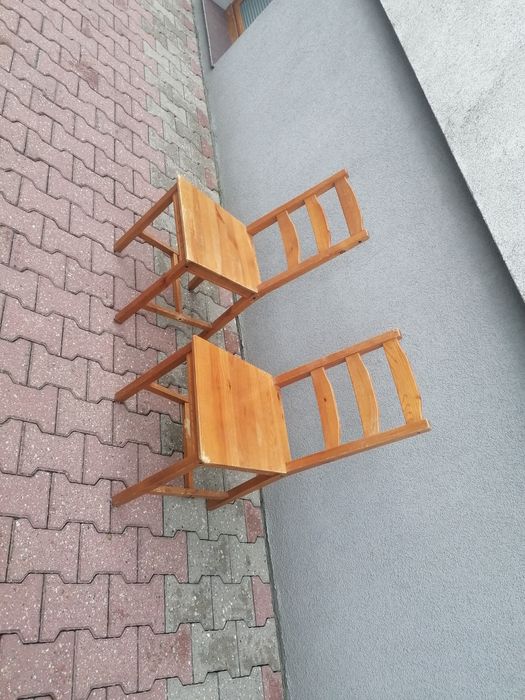 Stół drewniany Ikea sosnowy z krzesłami