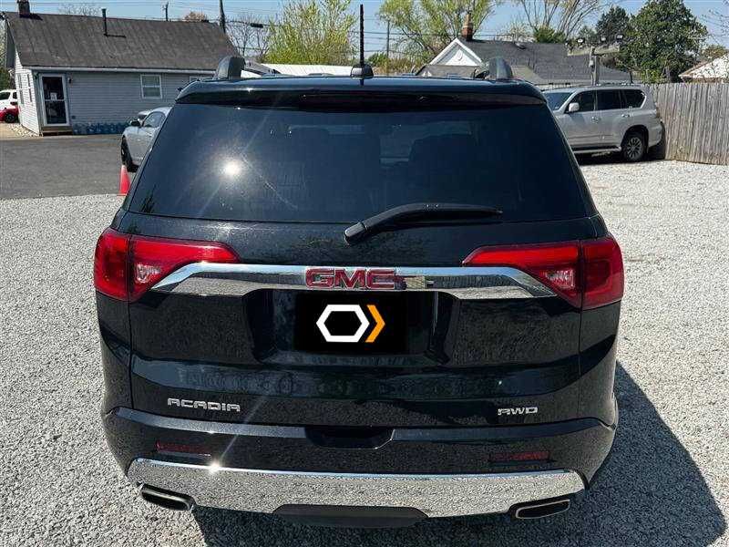 GMC Acadia Denali 2019