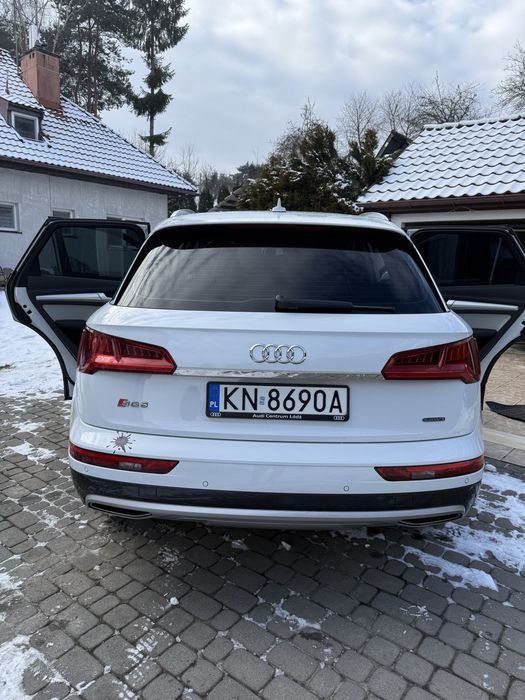 Audi Q 5  z polskiego  salonu sprzedam.