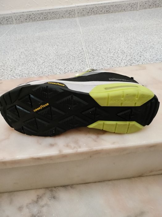 Tenis Skechers modelo SKECH-AIR Extreme V2