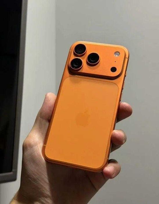 iPhone 17 Pro, 256 ГБ, eSIM