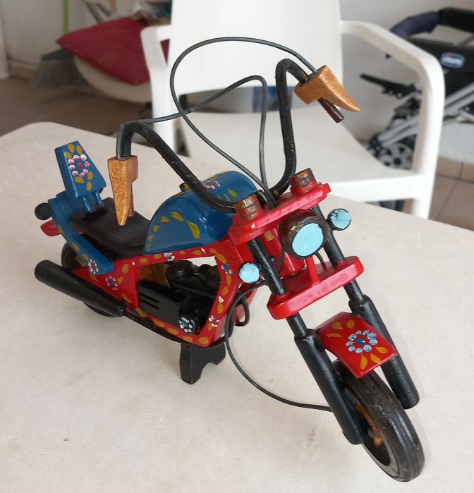 RÉPLICA DE MOTA EM MADEIRA PERFEITA E SEM DANOS. Colecção Casa Quarto Decoração Brincar