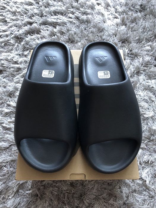 (43) Adidas Yeezy Slide Onyx