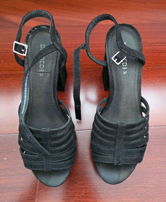 Sandálias pretas de salto alto H&M, tamanho 37