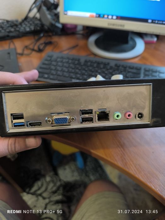 Компактная и недорогая материнская плата со встроенным процессором Int