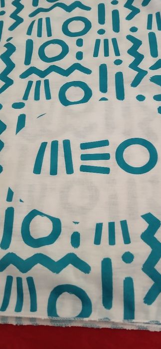 Lenço grande MEO, novo