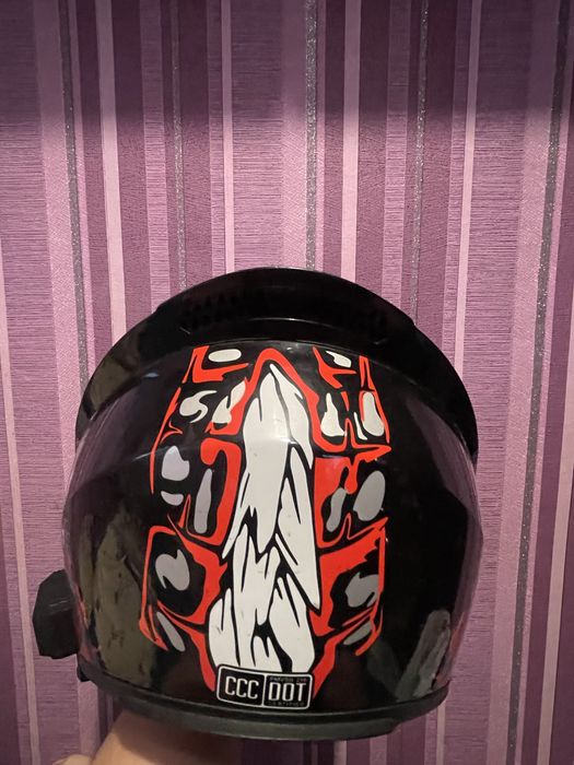 Мотошлем qike черно-красный