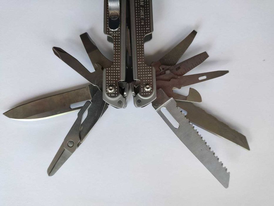 Мультитул Leatherman Free P4