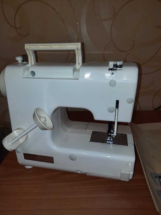 Швейная машинка Mini Jaguar 493