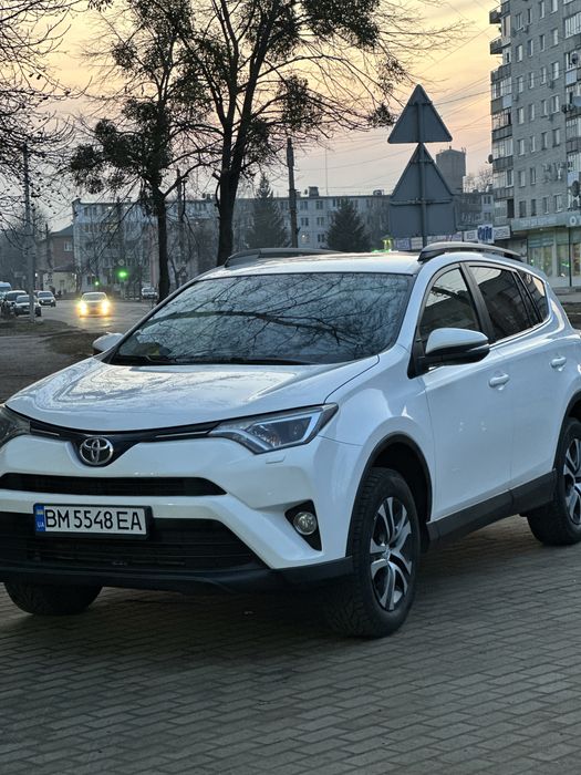 Тойота RAV4 2018