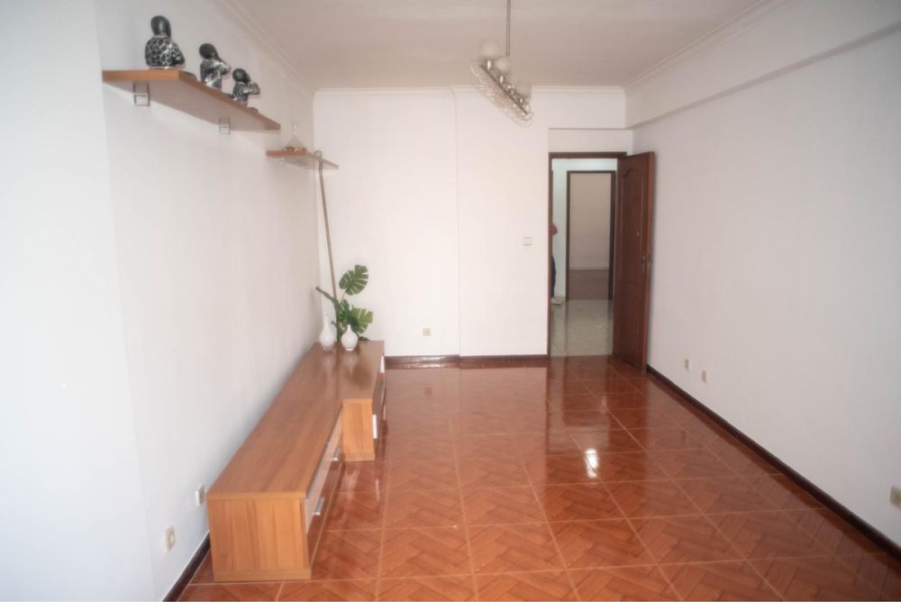 Apartamento T0+2 Monte Abrão