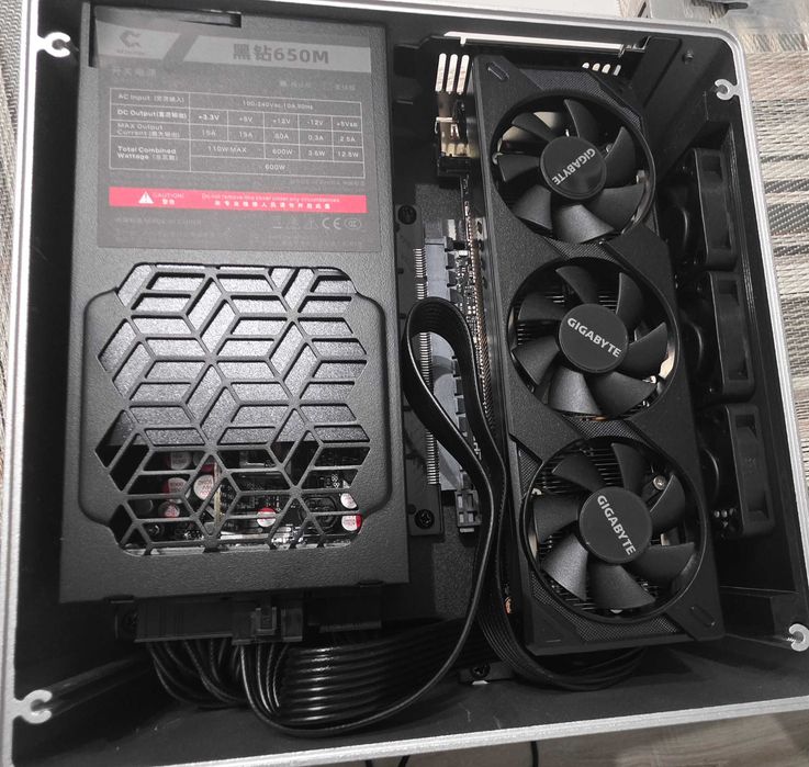 Mini komputer RTX 5060, 32gb ram, I3-12100f, jonsbo nv10