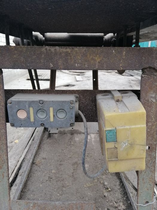 Станок деревообробний, циркулярна.