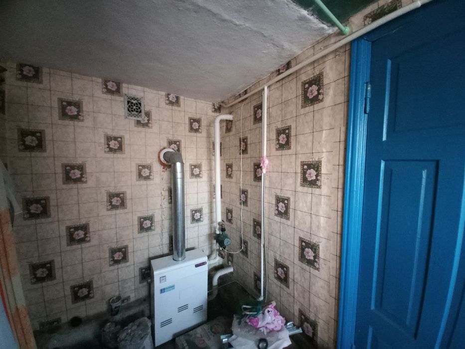 Продам дом на 4 ЗАРІЧНОМ.