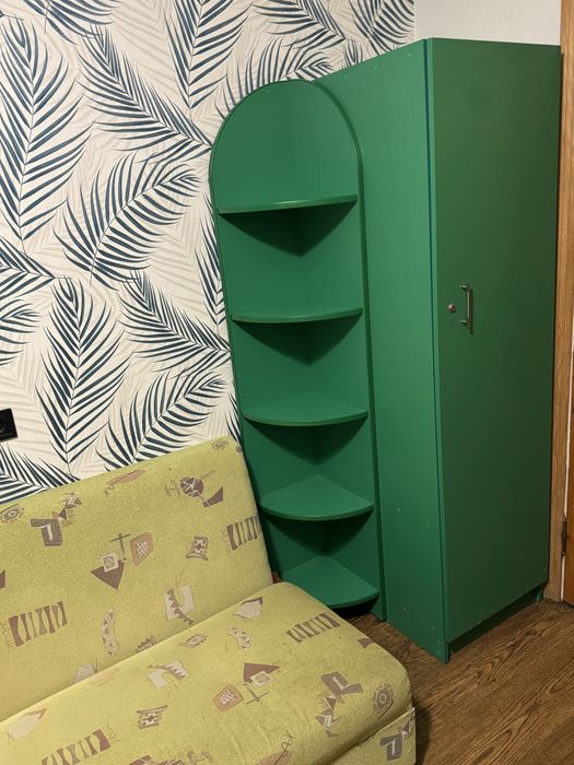 Комплект меблів в дитячу кімнату