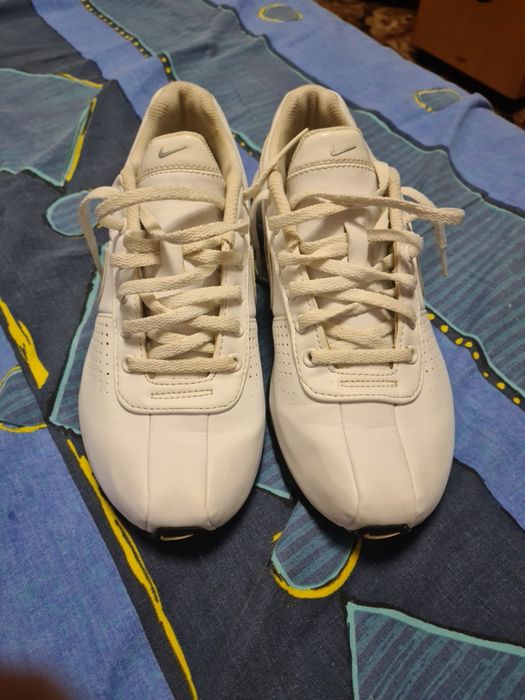 Женские кроссовки Nike Shox