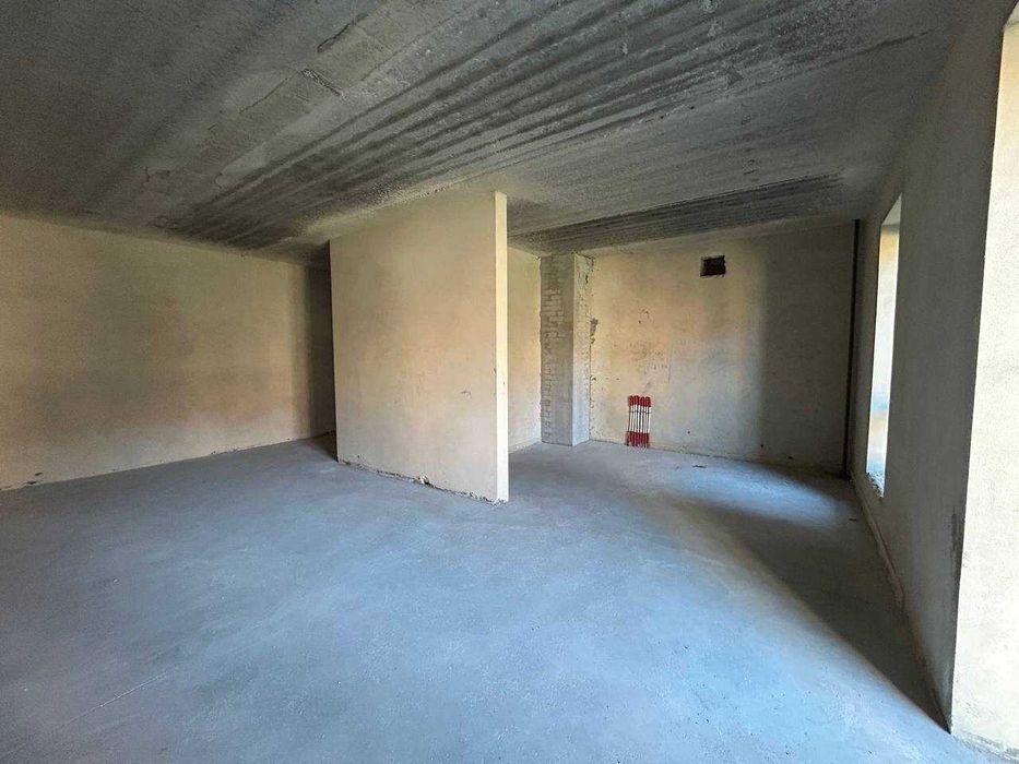 Продам здану 2-кімнатну квартиру . ЖК Долішній. БАМ