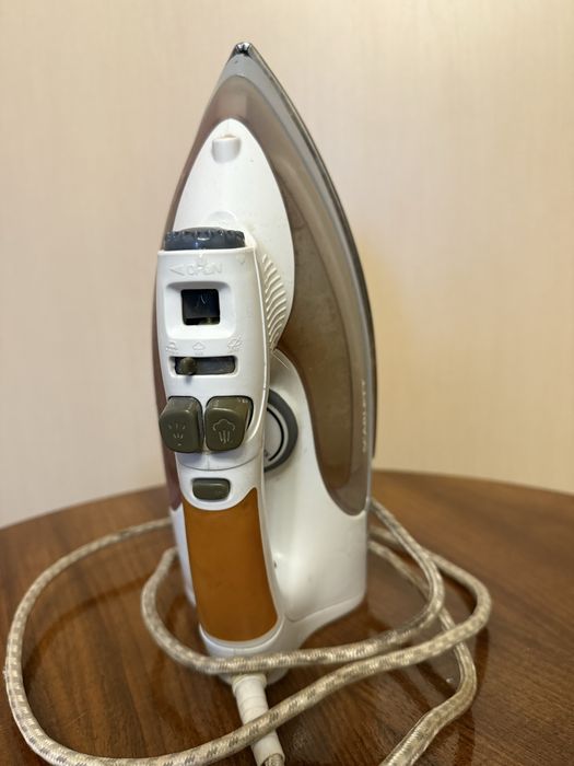 Утюг Scarlett Rufus