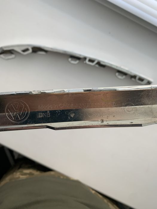 Молдинг бампера лівий 5NA853841D хром бампера vw tiguan 2