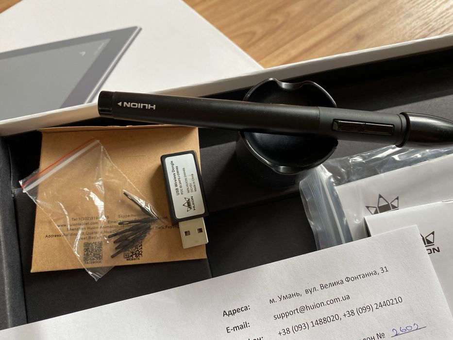 Графічний планшет Huion DWH69