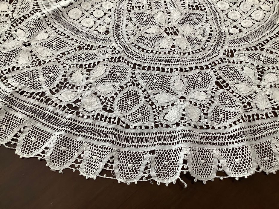 Toalha redonda de renda de Bilros