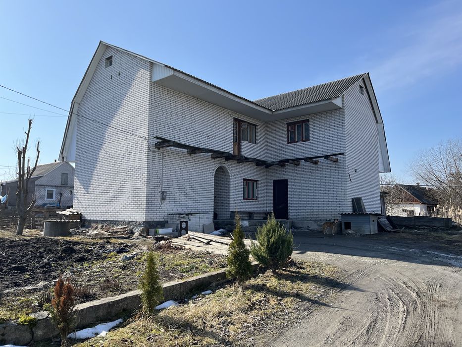 Просторий будинок для сім'ї, 150 м², у Звягелі, 4 кімнати,Від власника