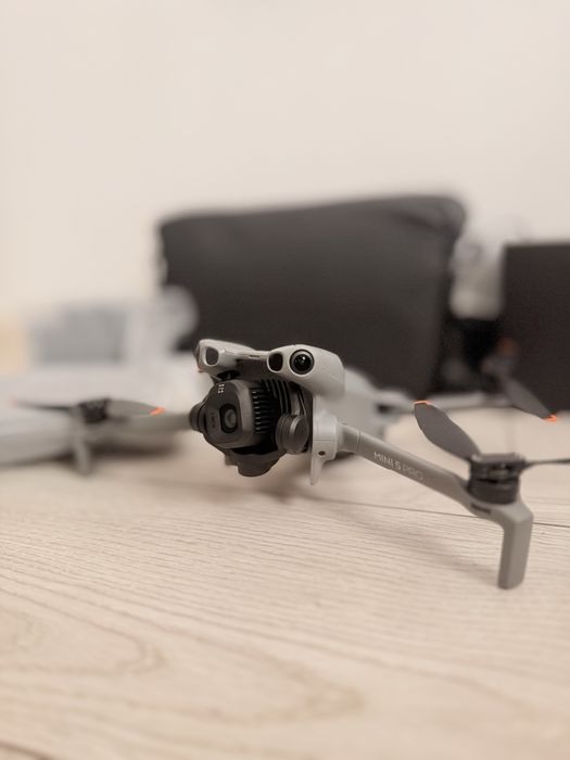 DRON MINI5PRO (stan idealny)