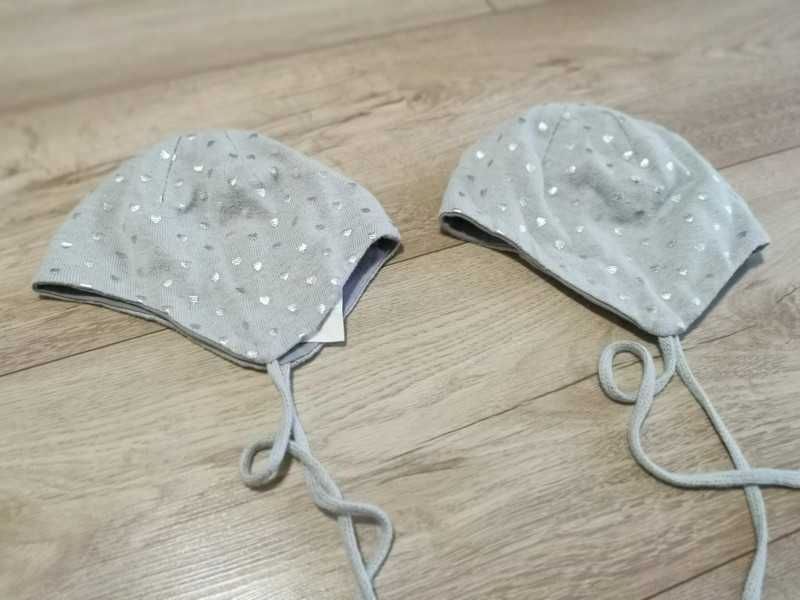 Czapki dla bliźniaczek wiązane wiosenne