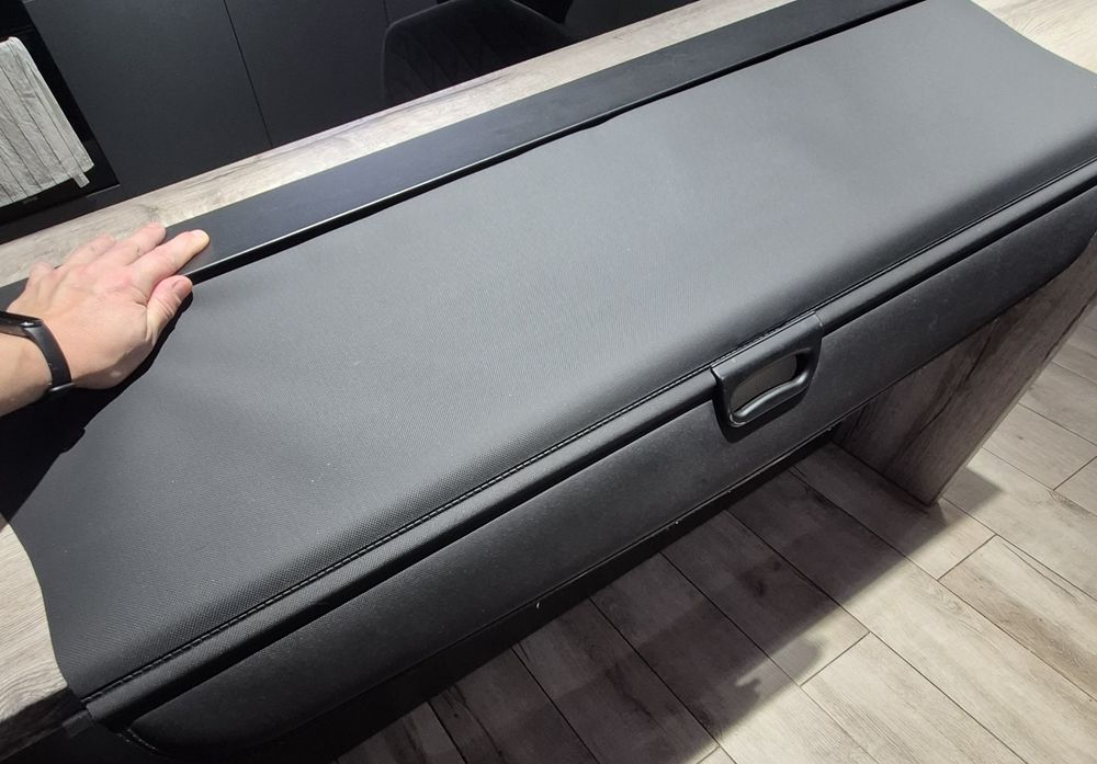 Шторка багажника BMW X5 F15 2014-2018 черная с перегородкой