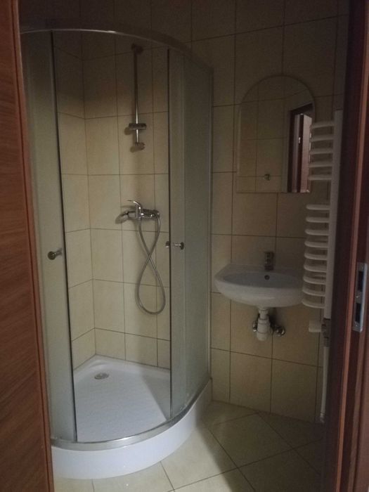 Pokój z indywidualną łazienką o pow. 22 m² - Widok 6