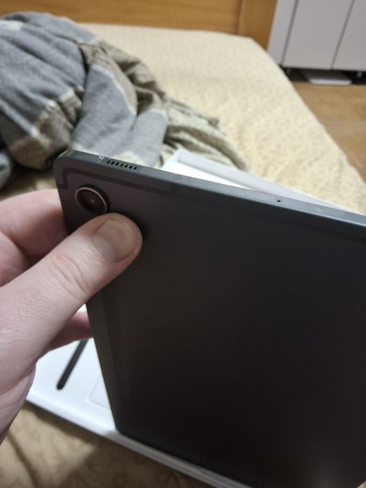 Планшет samsung galaxy tab s9 не вмикається не битий