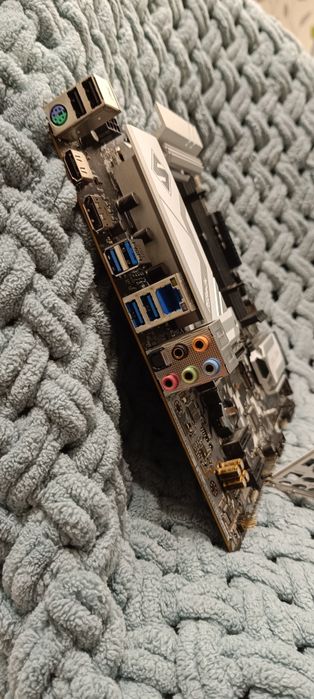 Продам комплект I7-11700+asrock B560 steel legend