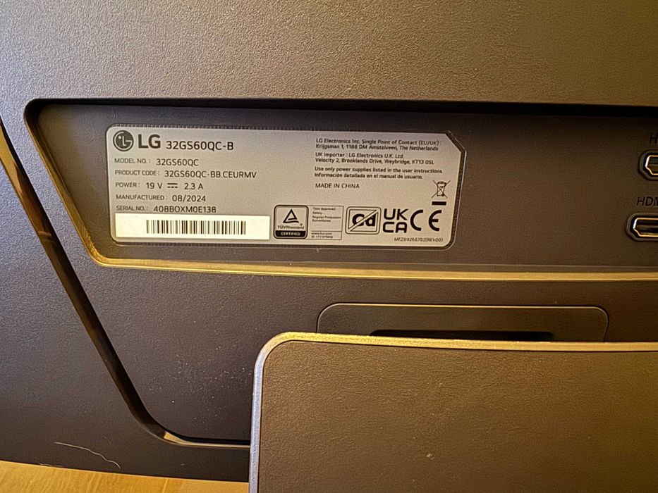 LG 31.5" UltraGear 32GS60QC-B QHD 180hz Curvo