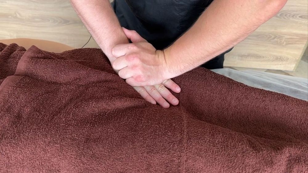 Масаж через одяг,покривало.