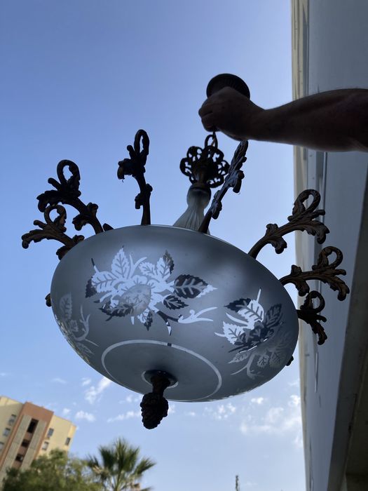 Dois candeeiros de teto