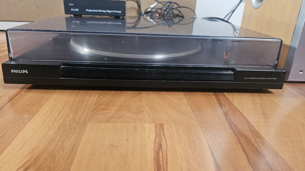 Gramofon Philips fp563 + przedwzmacniacz  oraz glosniki 2.1