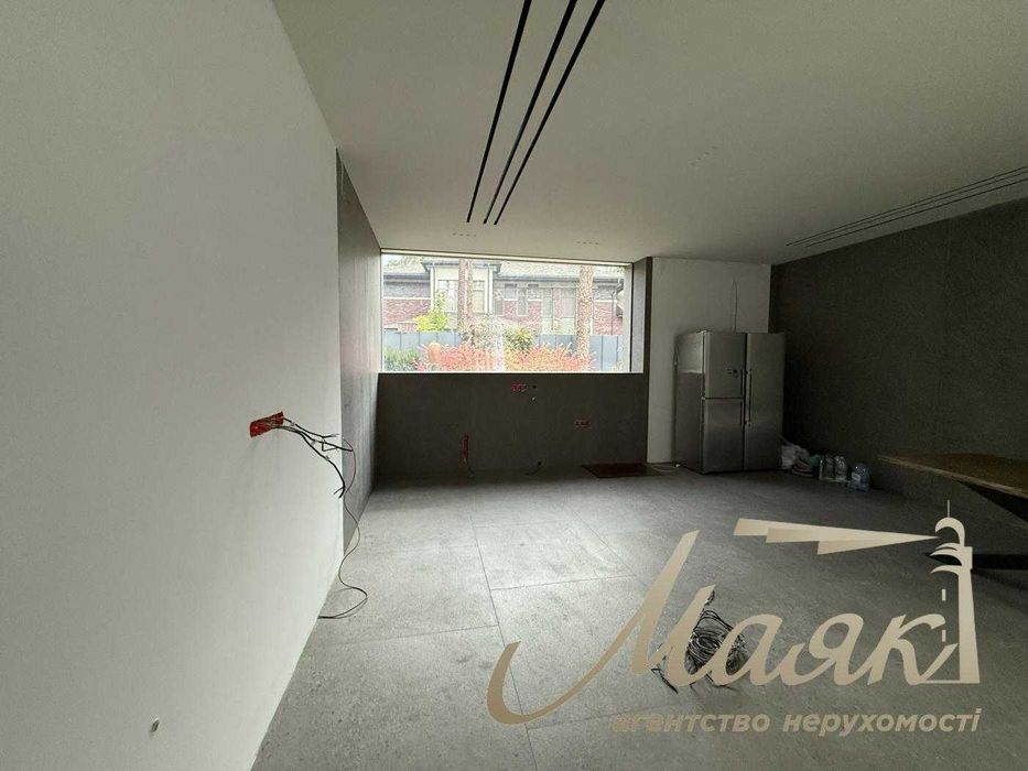 Продажа 1-этажного дома 305 м2, в Плютах