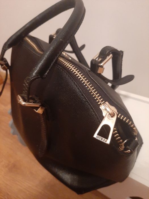 Pojemna torebka guess czarna