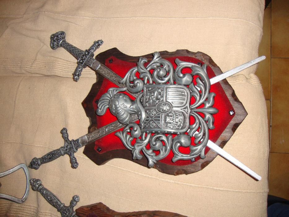 2 brasões decorativos