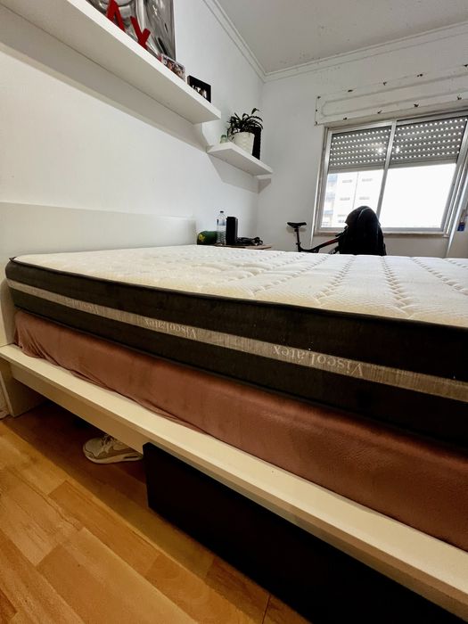 Cama malm com colchão e gavetas