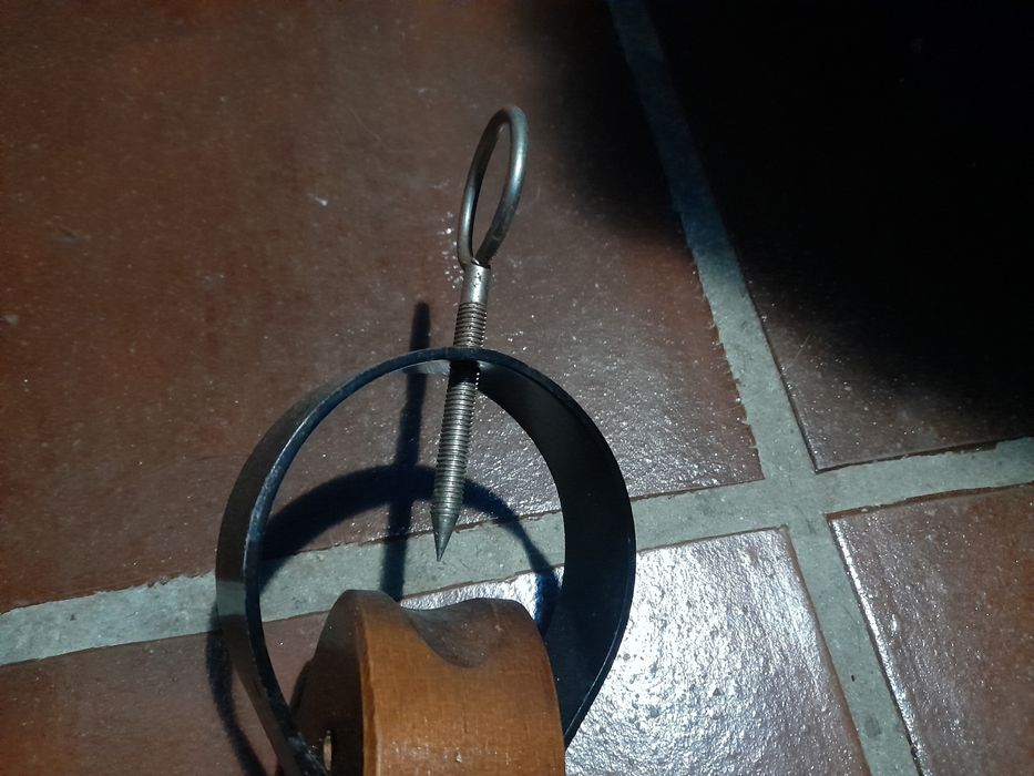 Suporte presunto madeira