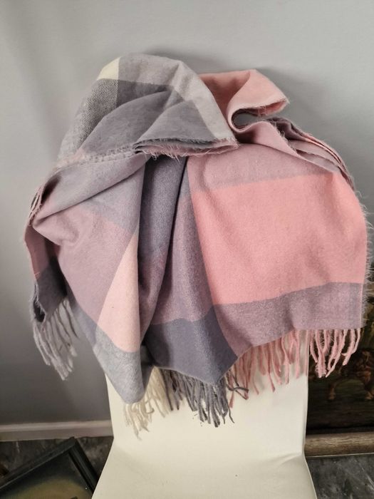 Szal damski 185 × 150 cm