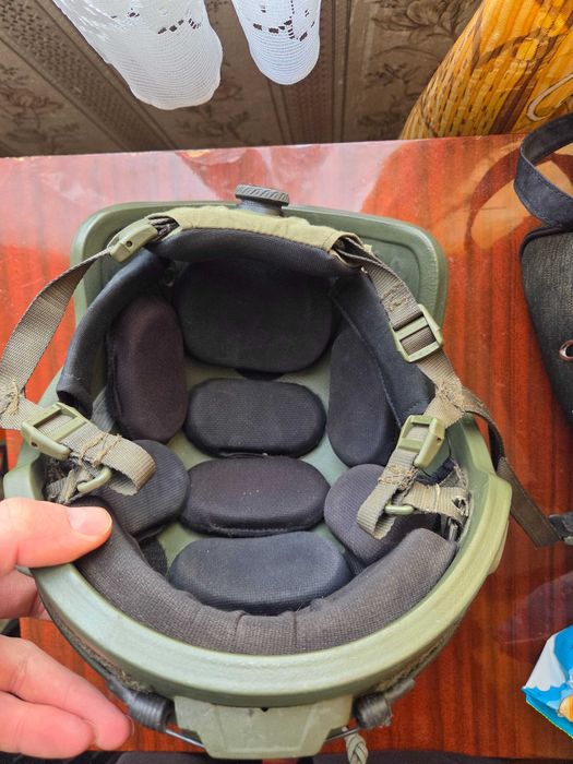 Продам шолом ARCH розмір L