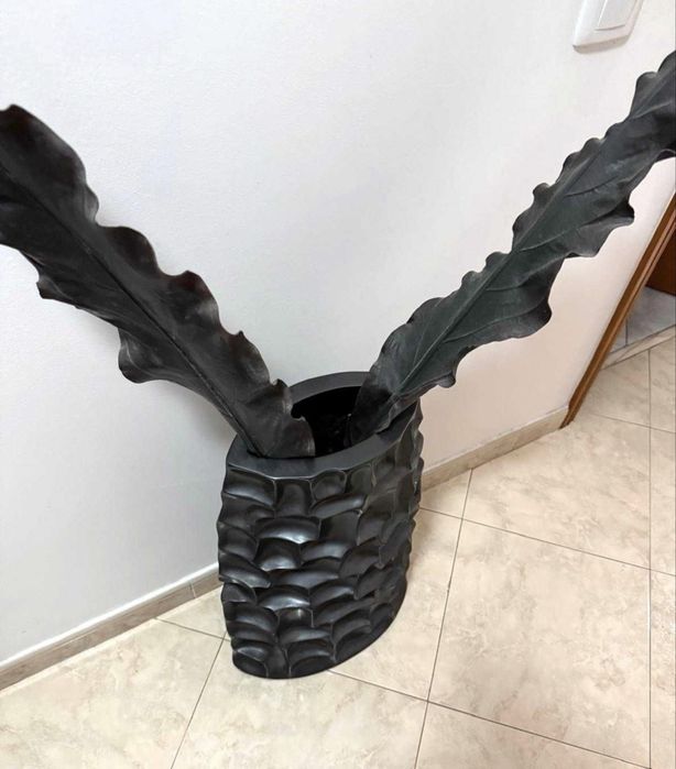 Jarra / Vaso Decorativo Preto Grande com Folhas