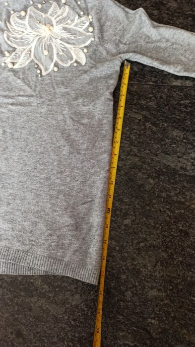 Sweter szary z koralikami rozmiar S/M